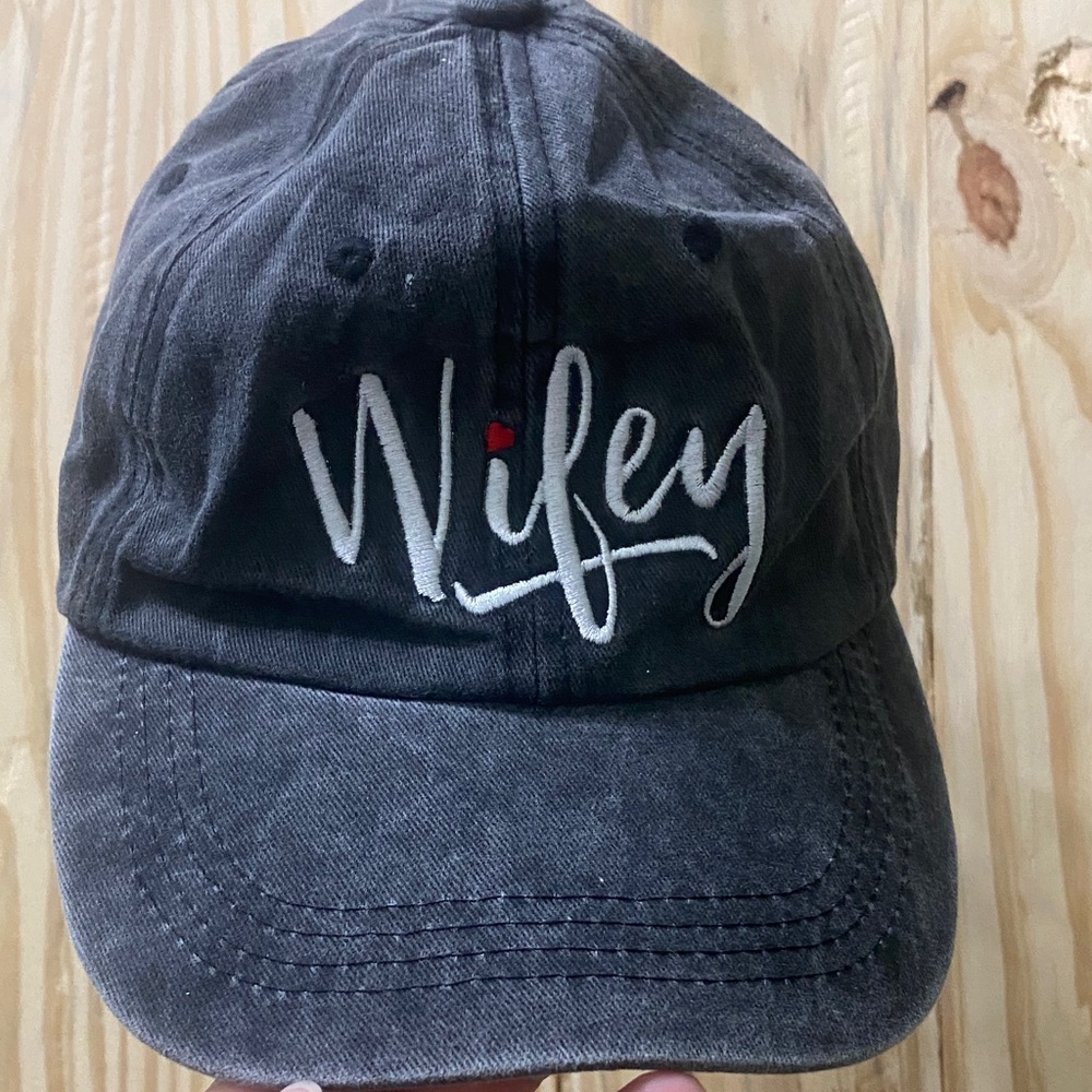 Chic Black 'Wifey' Embroidered Cap
